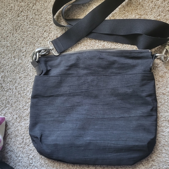 Black Baggalini Crossbody - Picture 2 of 3